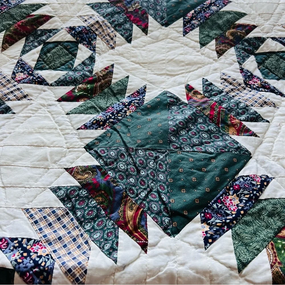 Vintage Pineapple Pattern Cotton Quilt – 100” x 90” Queen/King.